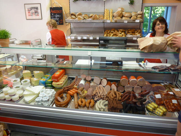 Wurst, K&auml;se, Brot und Br&ouml;tchen sind Frisch: Fleisch gibt es nur vakuumiert