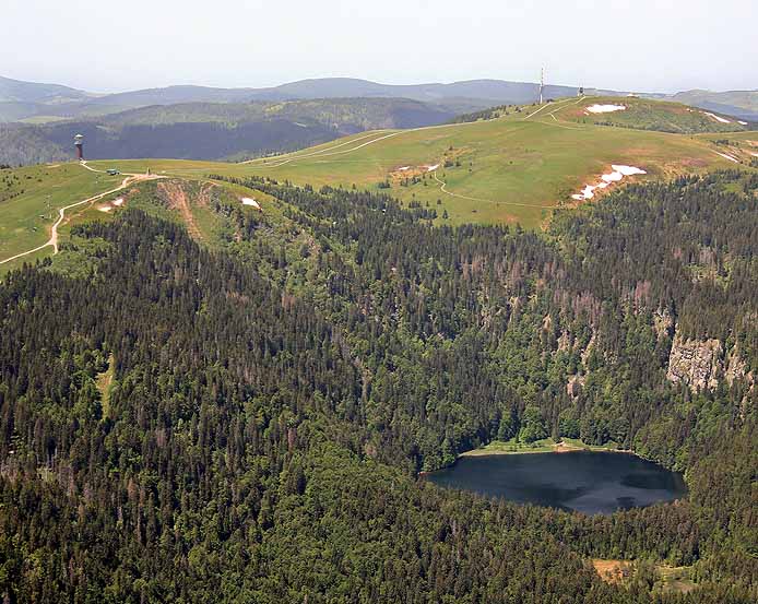 Feldsee am Fu� von Feldberg und Seebuck