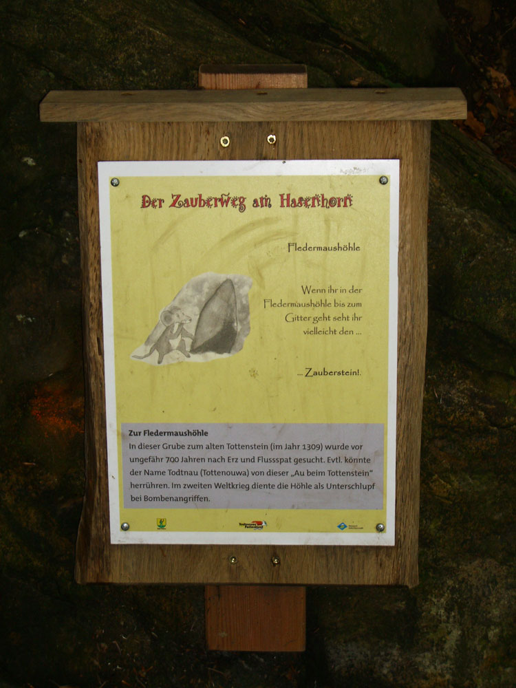Wanderer Infotafel zur Fledermaush&ouml;hle